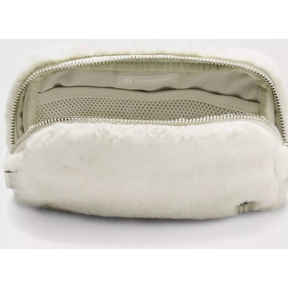 NEW Lululemon Everywhere Belt Bag Plush Fleece 1L Bone/Silver Cozy NWT - Picture 4 of 8